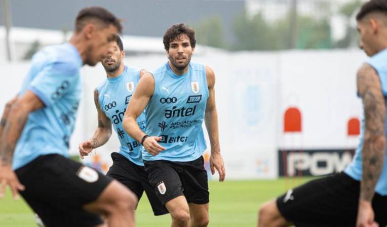 西班牙人中卫卡夫雷拉入选乌拉圭国家队