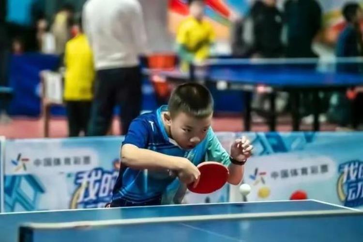 云南乒乓球协会「乒搏精彩云南省社区运动会大众乒乓球公开赛青少年组比赛起航」