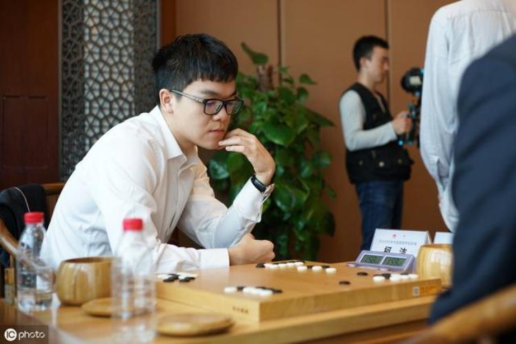 少年 成为棋王 播放「一位少年棋王成才的通用性经验可供多数家长复制粘贴育才」