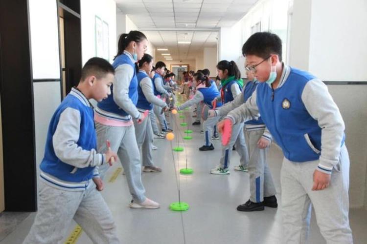 小学生做乒乓护眼操保护视力「自创乒乓球护眼操威海这所小学加强学生视力保护有新招」