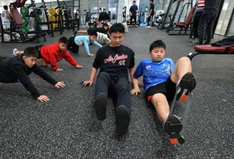 武体乒乓球2020年招生「武汉体院团队助力武汉乒羽队员有了专职体能师」