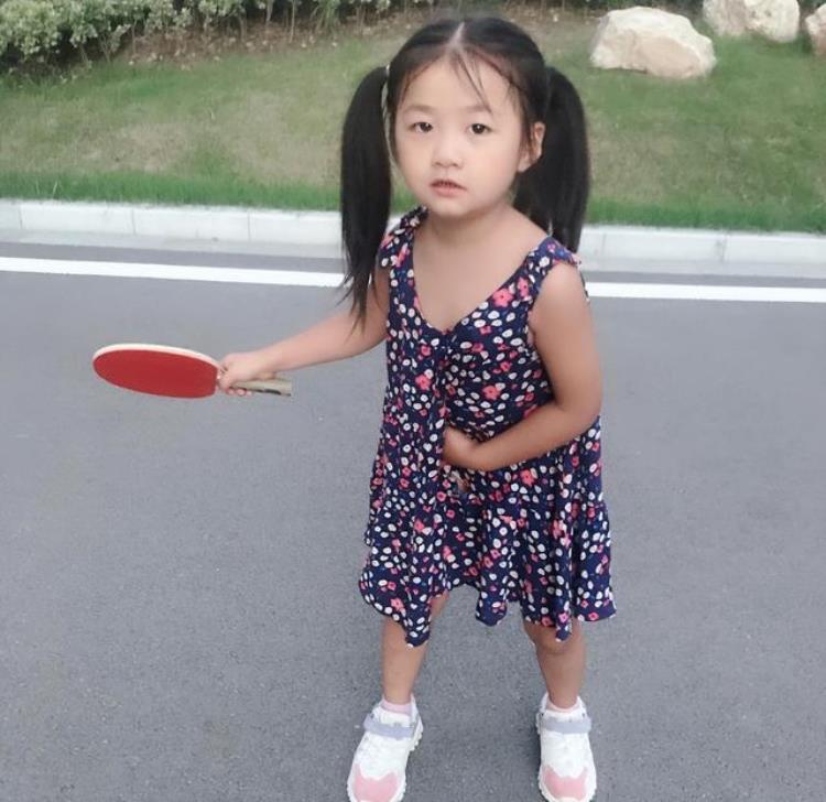 山东乒乓神童神似福原爱,5岁获全国少儿总冠军与张继科同台竞技