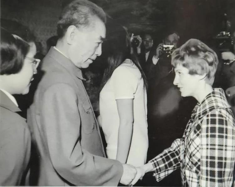 71年中国运动员比赛输给美国选手周恩来嘱咐唐闻生替我谢谢她