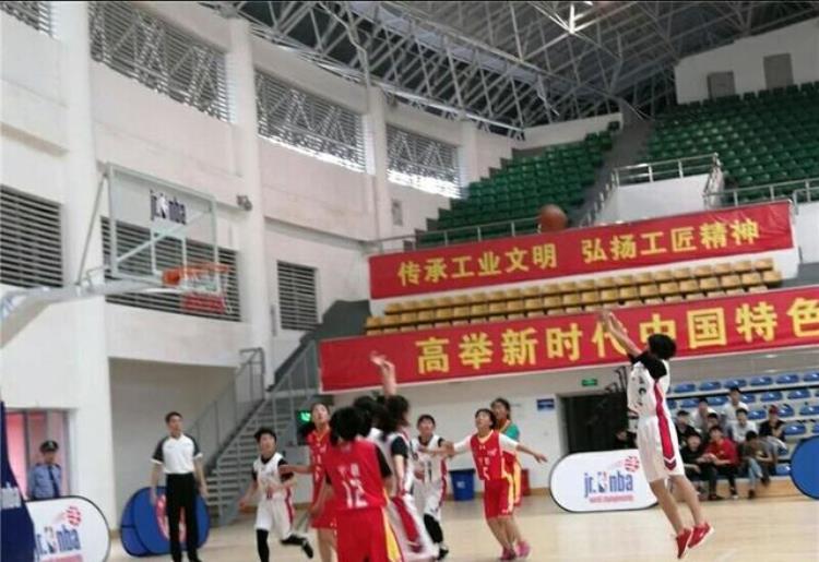 静宁县四河初中女子篮球队2018全国校园篮球冠军成都赛区四强