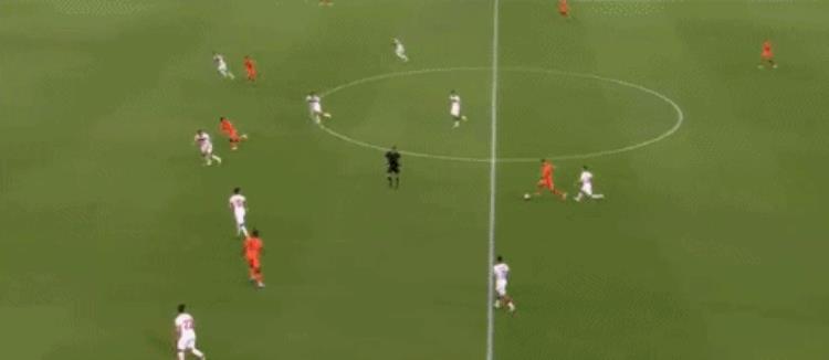 荷兰队对土耳其「荷兰主场6比1大胜土耳其德佩引领新的橙色风暴」