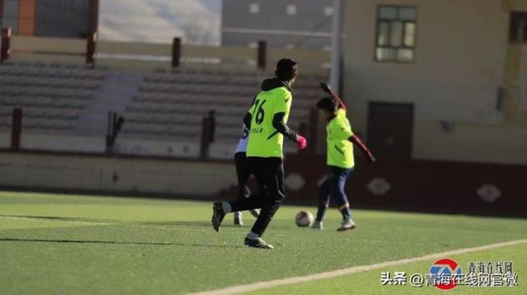 2020青少年足球比赛「太燃了囊谦县举办足球比赛青少年奋力逐梦」