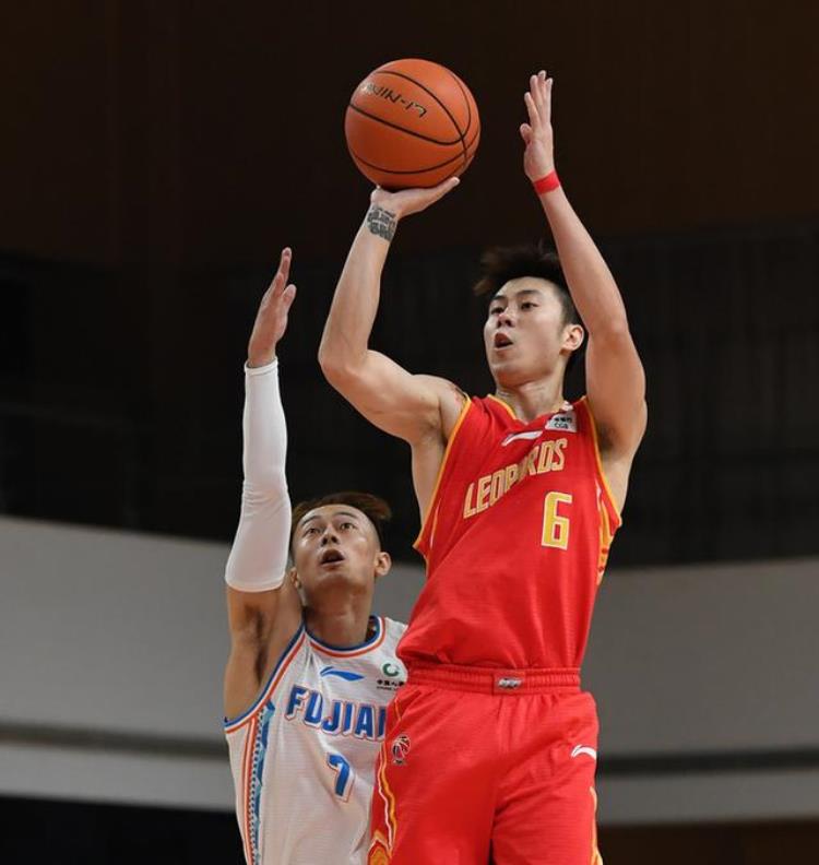 山东男篮新赛季已签13名国内球员没有高诗岩杨林祎前来试训
