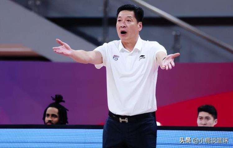 李春江失算了上海男篮王牌锋线持续低迷年薪500万场均9分6板