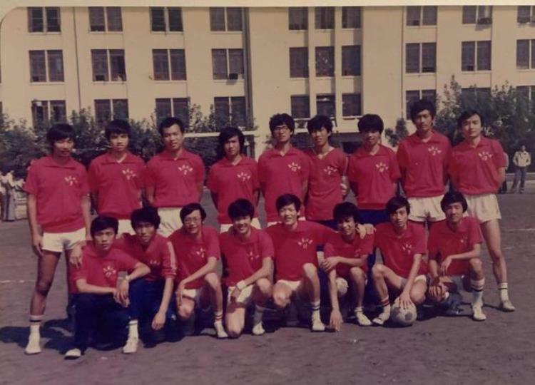 一生痴爱献给上海交通大学125年校庆和足球队成立120周年
