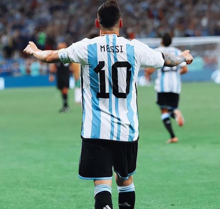 梅西带领阿根廷成就「他带领阿根廷拿下世界杯冠军世界球王梅西名表收藏盘点」
