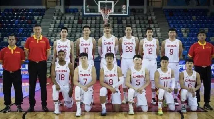 中国男篮新一届名单有哪些人员「猜测新一届中国男篮首发阵容和他们的球衣号码」