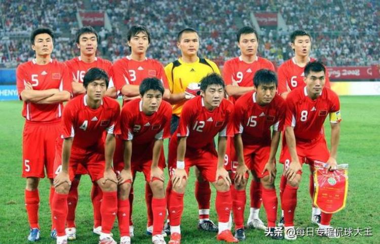 中国足球青训为什么差「中英青训十年对比看完你还疑惑国足为何踢不好吗」