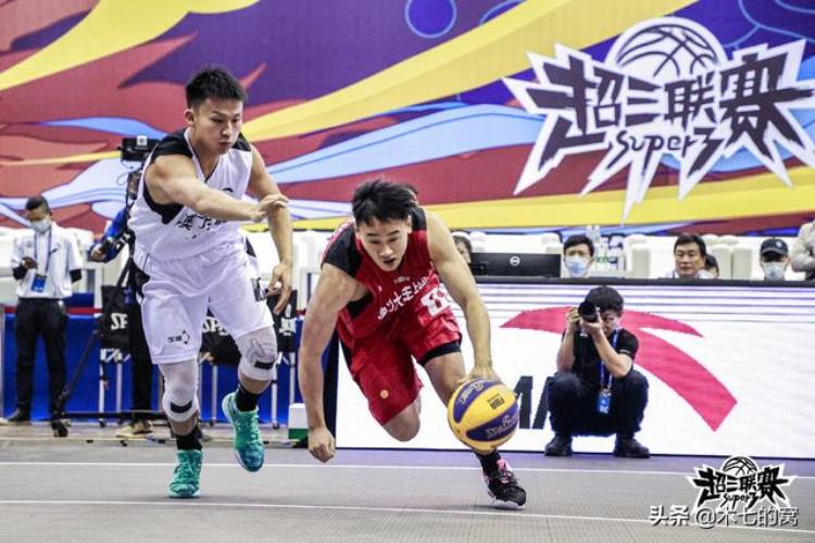 亚运会超龄球员「亚运夺冠的草根英雄与超三联赛热血归来」