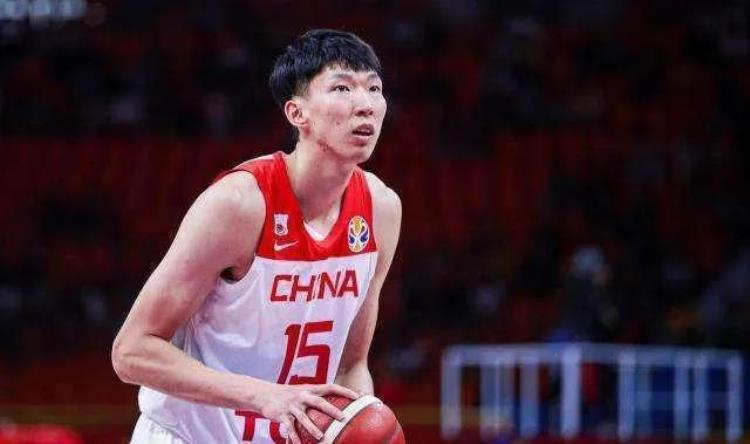猜测新一届中国男篮首发阵容和他们的球衣号码
