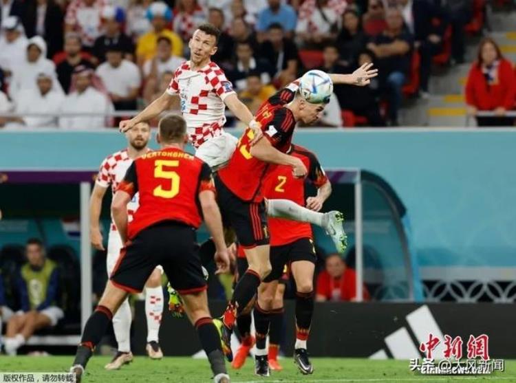 世界杯德国西班牙比分「世界杯赛场|逆转德国后又赢西班牙日本队强势出线」