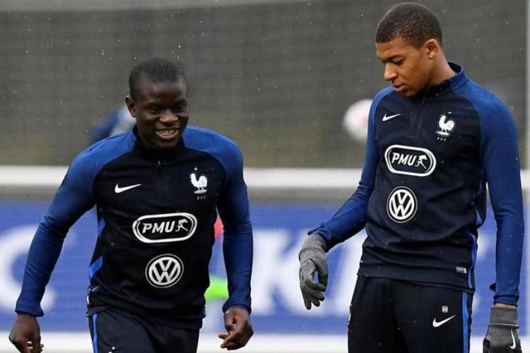 法国球员博格巴「法国足球的特色博格巴姆巴佩布满黑色力量的外籍兵团」