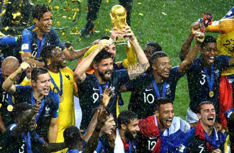 庆祝法国队夺冠法国球队LOGO升级一星变两星