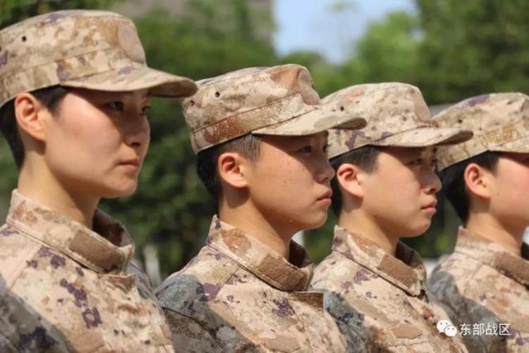 女兵新兵「这3名女新兵入伍前都很牛」