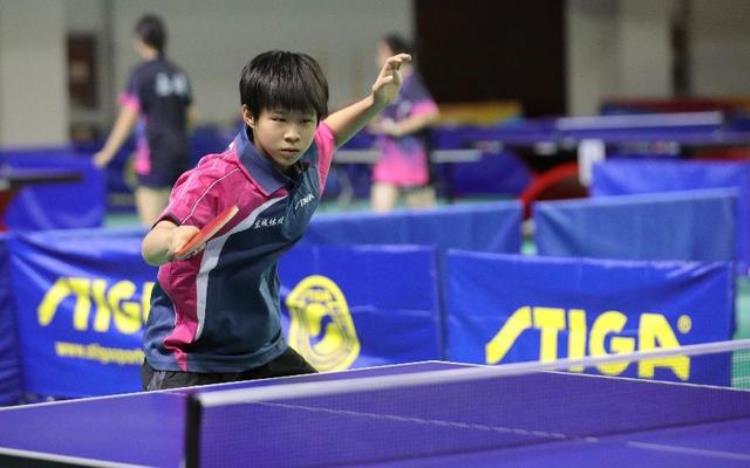市青少年乒乓球锦标赛落幕近300名选手参赛