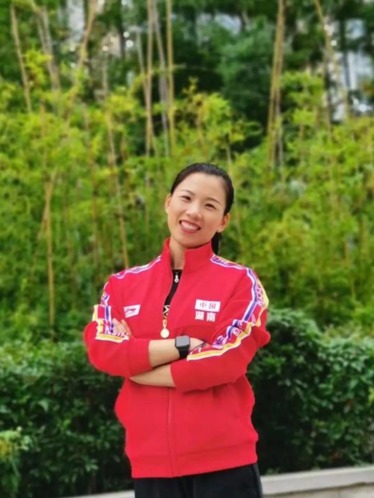 十四运会乒乓球女双「十四运落幕湖南这位美女老师参加乒乓球比赛一举战胜上届冠军」