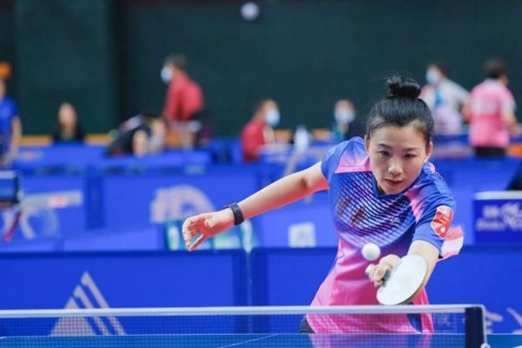 十四运落幕湖南这位美女老师参加乒乓球比赛一举战胜上届冠军