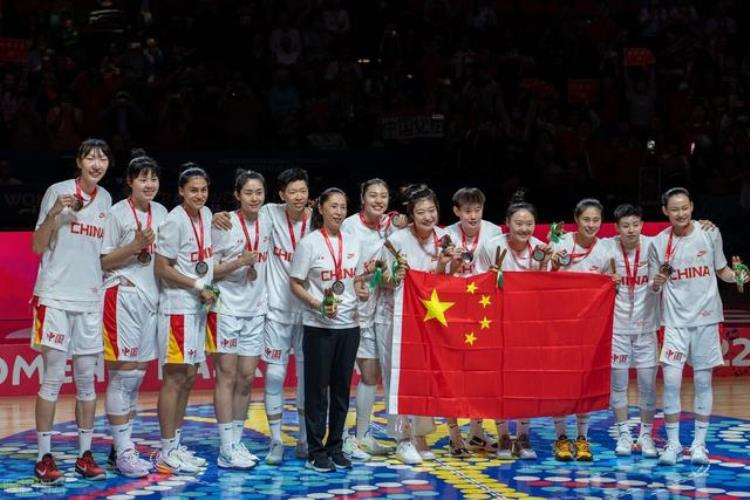 三大球最新排名中国女篮第2女排第5女足15男足略降1位
