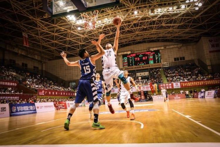 河源篮球队人员名单「省篮球联赛第三轮战罢河源队主场险胜广州队」
