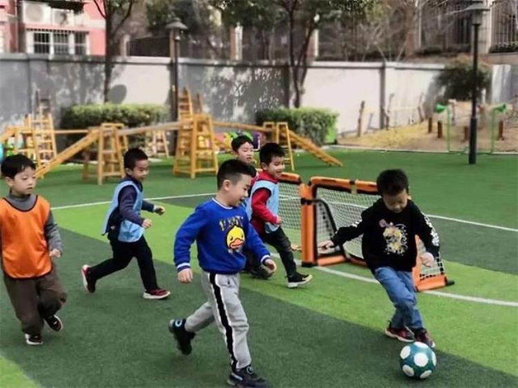 立足幼儿体育点亮足球梦想莲湖区第八幼儿园幼儿足球教育工作巡礼