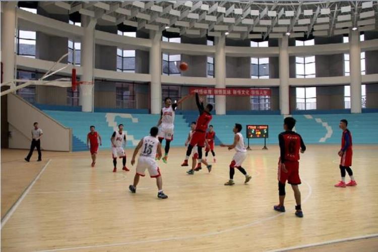 广元市第三届运动会篮球「700多名中学篮球健儿广元捉对厮杀」