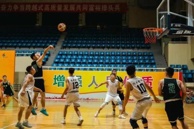8天角逐江山市第十七届运动会成年部篮球赛落幕