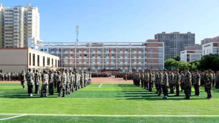不负戎装培风图远沭阳县潼阳中学举行2022级新生军训开训仪式