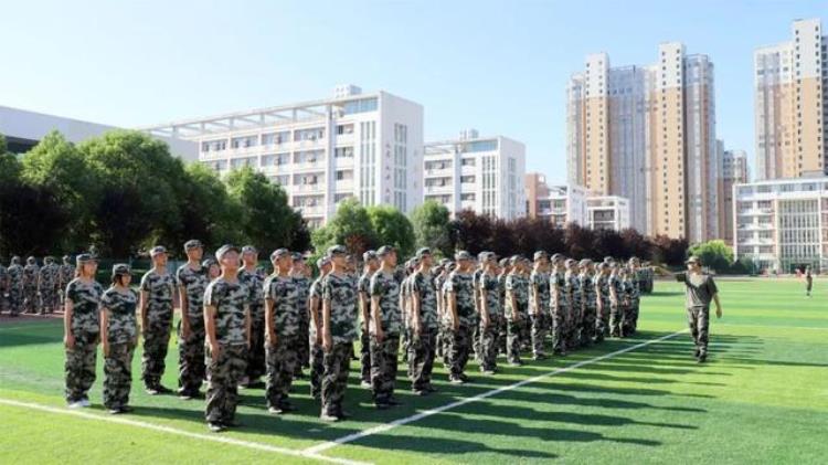 不负戎装培风图远沭阳县潼阳中学举行2022级新生军训开训仪式