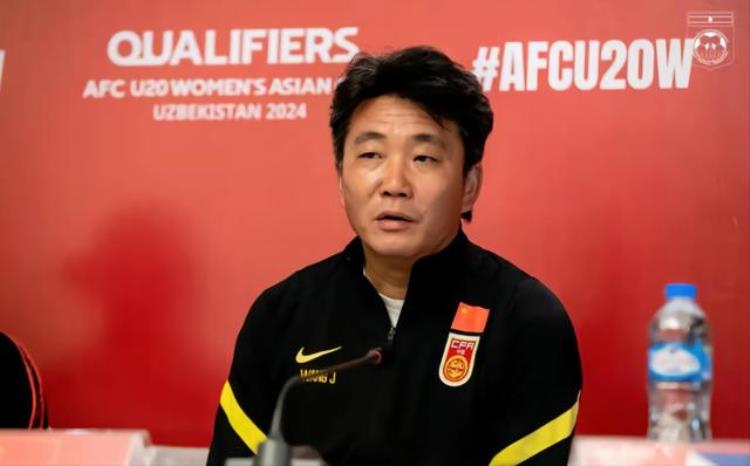 国足2-0胜菲律宾 重获出线主动「U20中国女足60菲律宾我们的中国足球连战连捷近三战保持全胜」