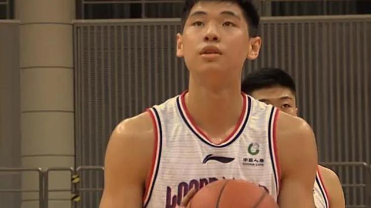 得分篮板抢断全队最高广州龙狮终于有了广东本土超新星