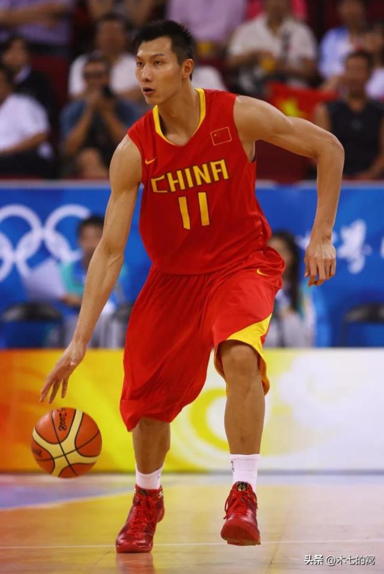 中国男篮篮球服「中国男篮黑色训练服亮眼经典球衣你还记得多少」