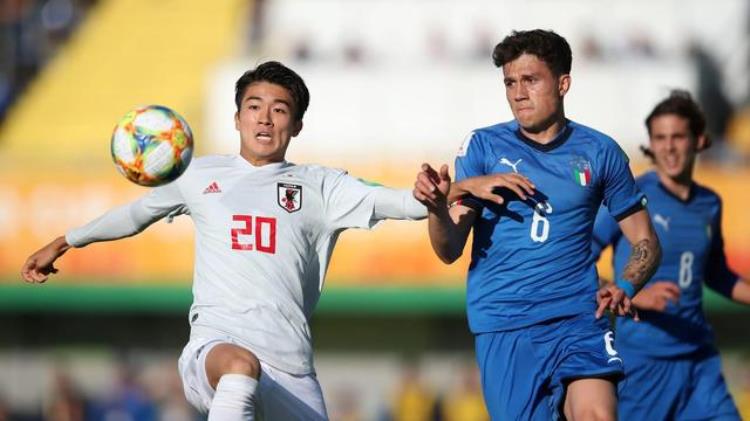 亚洲一流水平韩国男足曾经12次夺冠亚青赛冠军稳居历史第一