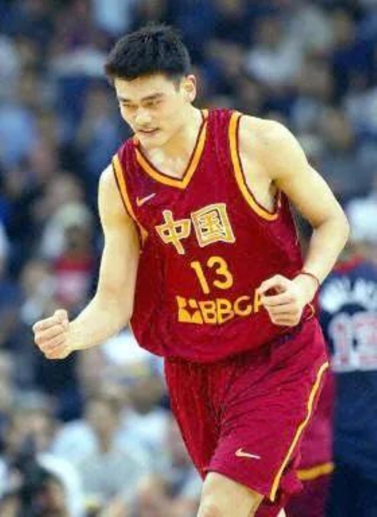 中国篮协姚明辞职「为了中国篮球的进步放弃天价代言合同的篮协主席姚明」