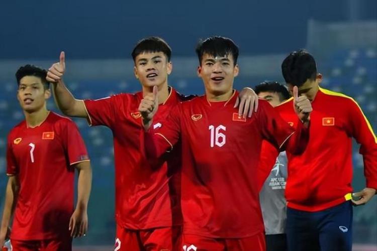 亚冠 越南「亚洲杯疯狂一夜越南13伊朗两连胜排名榜首还是被淘汰了」