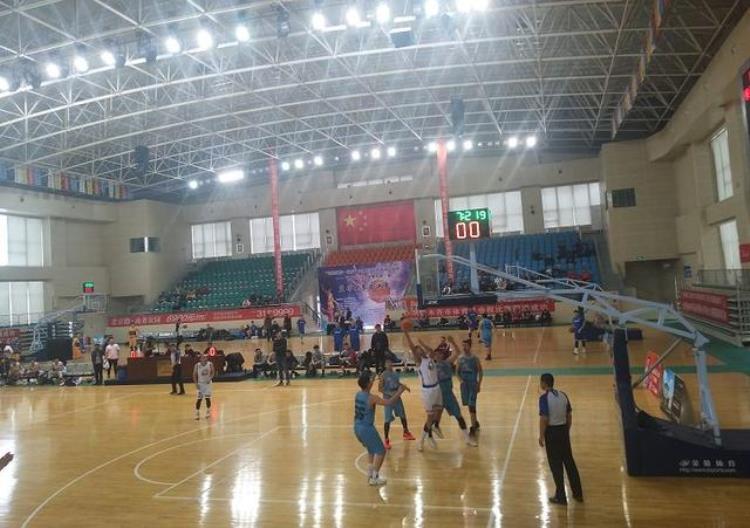 乌鲁木齐市民运动会篮球联赛总决赛举行
