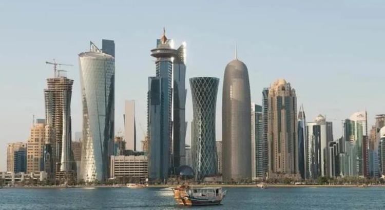 移民卡塔尔体验足球魅力享受全球最富有国家的高福利
