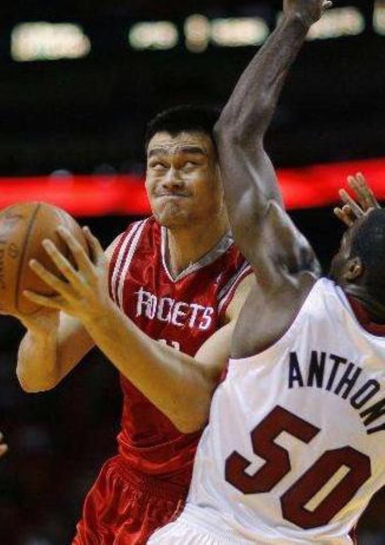 姚明在nba最精彩的一场比赛「姚明NBA生涯6大经典战役4分钟连帽鲨鱼3次奥尼尔他像有2米4」