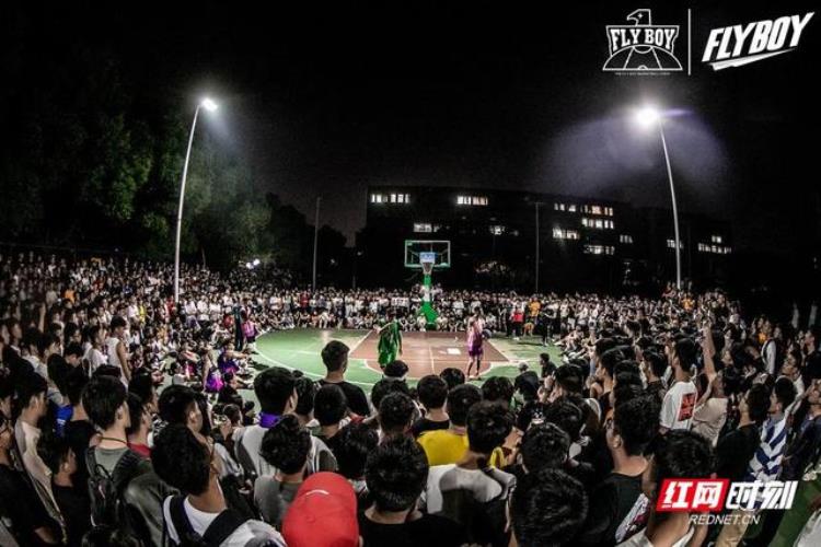 56名校园人气球星秀技抢镜湖南农大举办首次全明星之夜