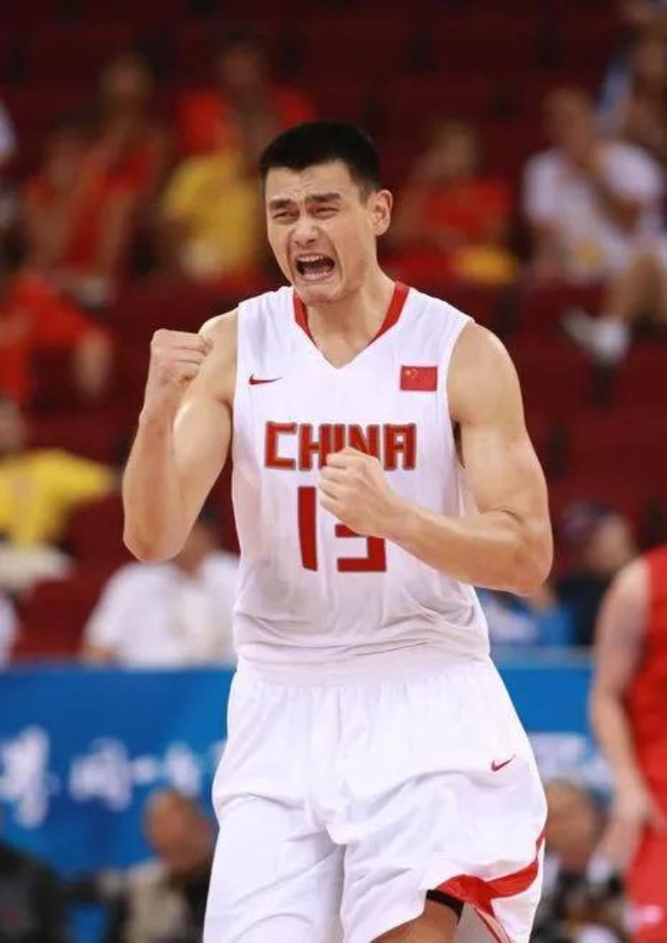 中国篮协姚明辞职「为了中国篮球的进步放弃天价代言合同的篮协主席姚明」