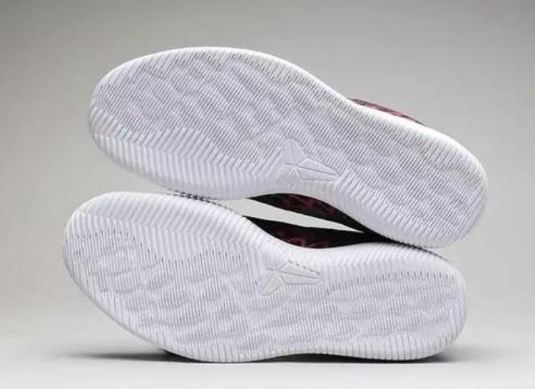 最便宜的科比篮球鞋「220块钱买到Nike史上最便宜篮球鞋科比球鞋系列」