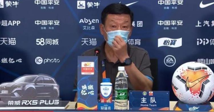 在中国足球翻译可是个技术工种翻还是不翻该怎么翻全靠翻译掌握有时候主教练也得听翻译的