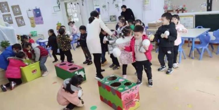 幼儿园自制体育器械展示「创意无限变废为宝万婴瑞致幼儿园自制体育器械评比活动」