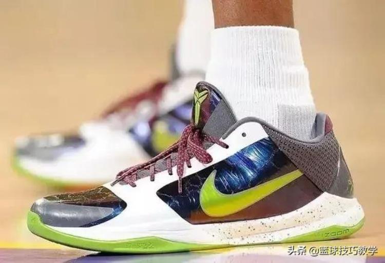 kobe 5 undefeated「等待了十年Kobe5终于迎来了复刻太帅了吧」