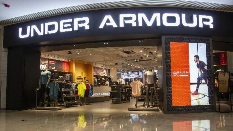 库里加入高尔夫「深度UnderArmour的新生意篮球巨星库里帮卖高尔夫产品」