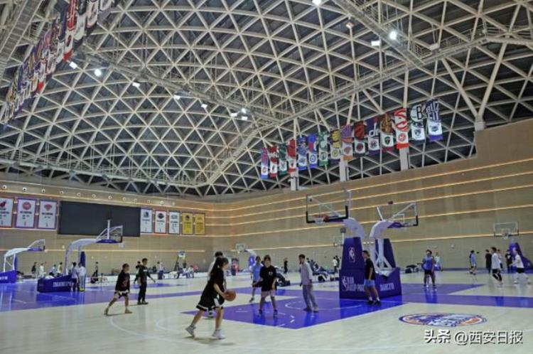 创意篮球馆「探馆沉浸式体验篮球文化这个球馆不简单」