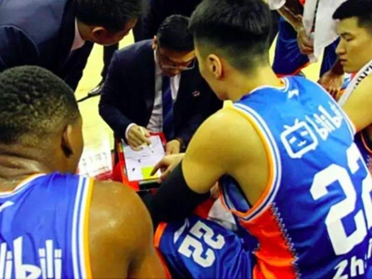 上海b站篮球队「上海哔哩哔哩篮球队诞生大概是最中二的一支球队吧」